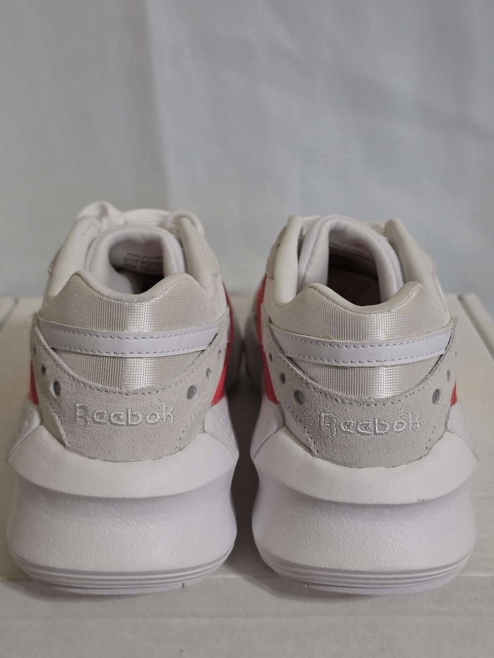 Reebok Gigi Hadid Collab Shoes DV5386 US Women Size 8 Retro Style - Picture 7 of 11